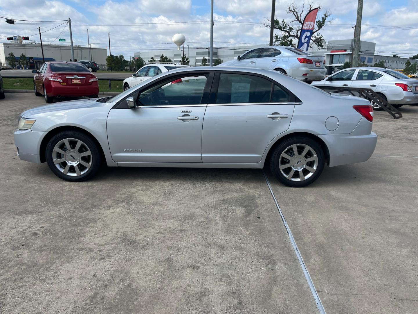 2006 SILVER /gray Lincoln Zephyr Base (3LNHM26146R) with an 3.0L V6 DOHC 24V engine, 6-Speed Automatic Overdrive transmission, located at 14700 Tomball Parkway 249, Houston, TX, 77086, (281) 444-2200, 29.928619, -95.504074 - Photo#3